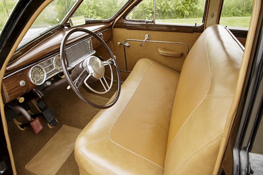 Интерьер Packard Eight Station Sedan (2293) 1948 года  (фото 2 из 63)